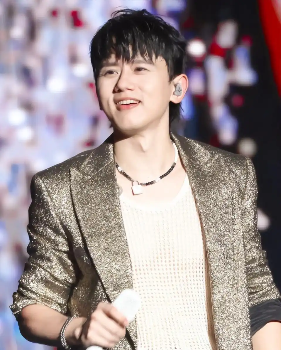 张杰娱乐新闻_张杰早年经历_张杰参加我型我秀