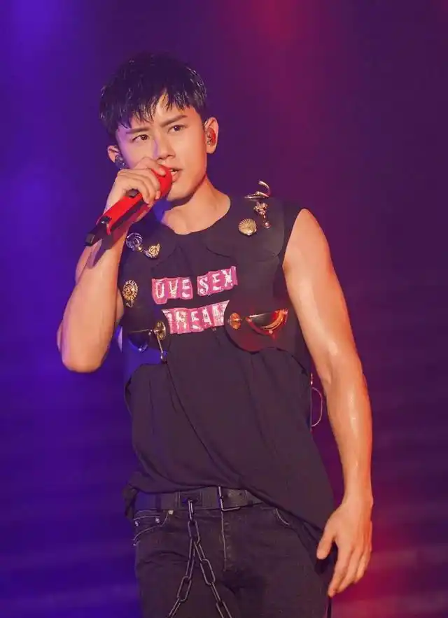 张杰假唱事件_张杰娱乐新闻_张杰被冤屈经历