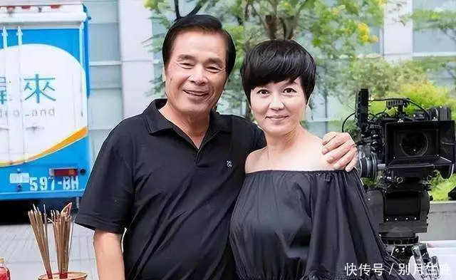 雷洪一妻五妾_雷洪一妻五妾_雷洪71岁娶小娇妻