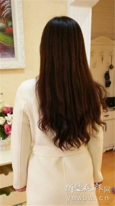 长发去烫卷烫完成短发 理发店赔偿800元