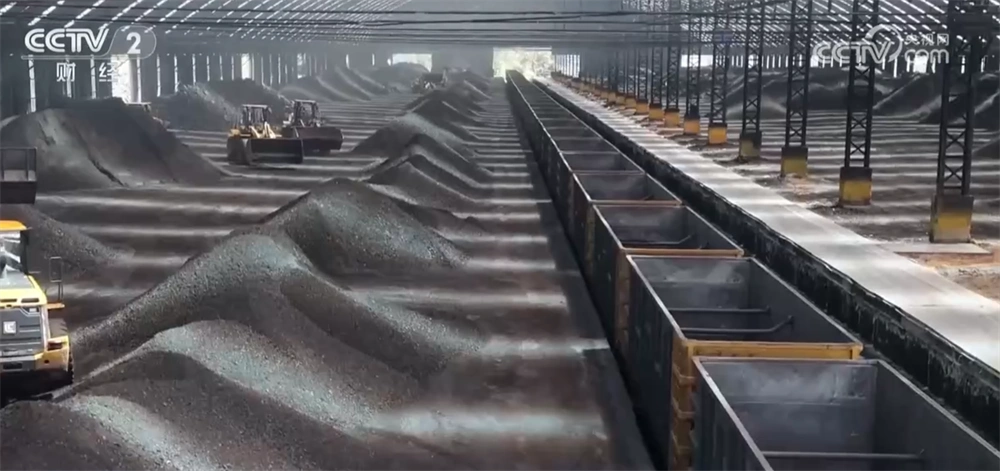 强冷空气来袭！多地降幅达15℃以上_强冷空气路径影响范围_中东部地区降温4-8℃伴大风