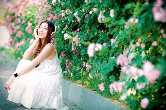 如何用18一140的镜头拍郁金香_花卉人像拍摄技巧_拍出唯美人像的七个要点