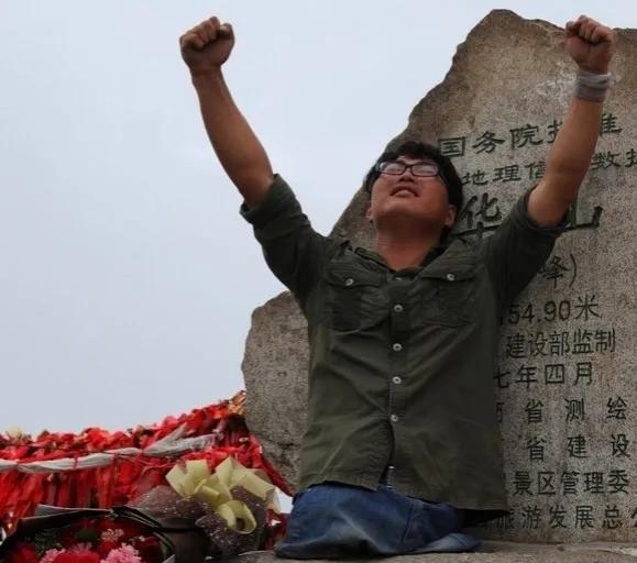 陈州励志人生故事_helo_没有双腿的乞丐娶媳妇