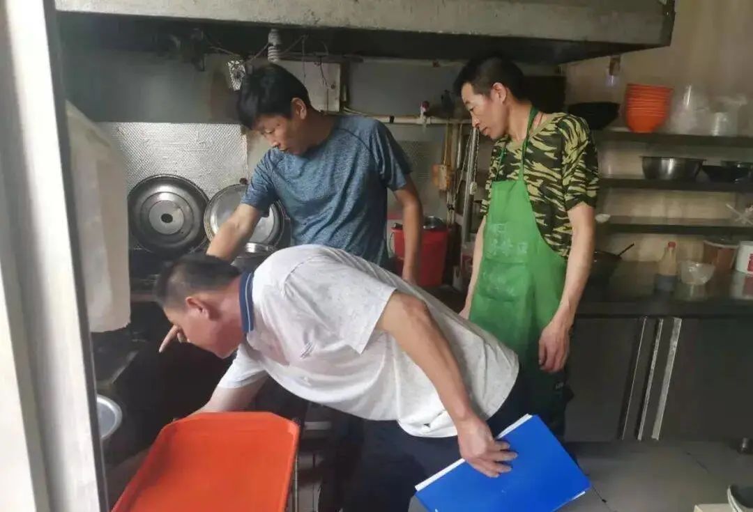 餐饮场所燃气泄漏爆炸事故教训_安丘近期重大新闻_安丘经济开发区燃气安全排查整治