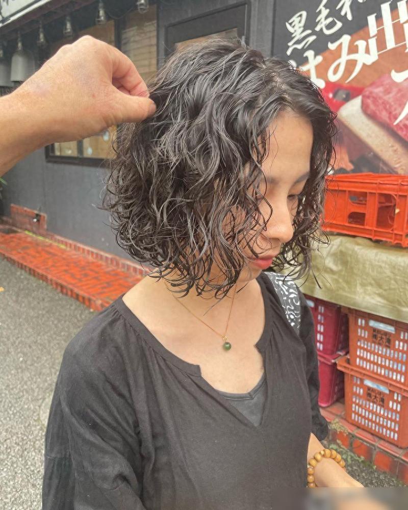 推边短发欧美风大波浪_适合女性个性化发型_短发造型视频