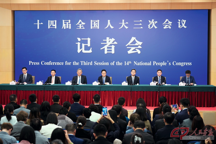 2025年全国两会 高质量完成十四五规划任务 中国式现代化进程_2025年全国两会，王立军图片