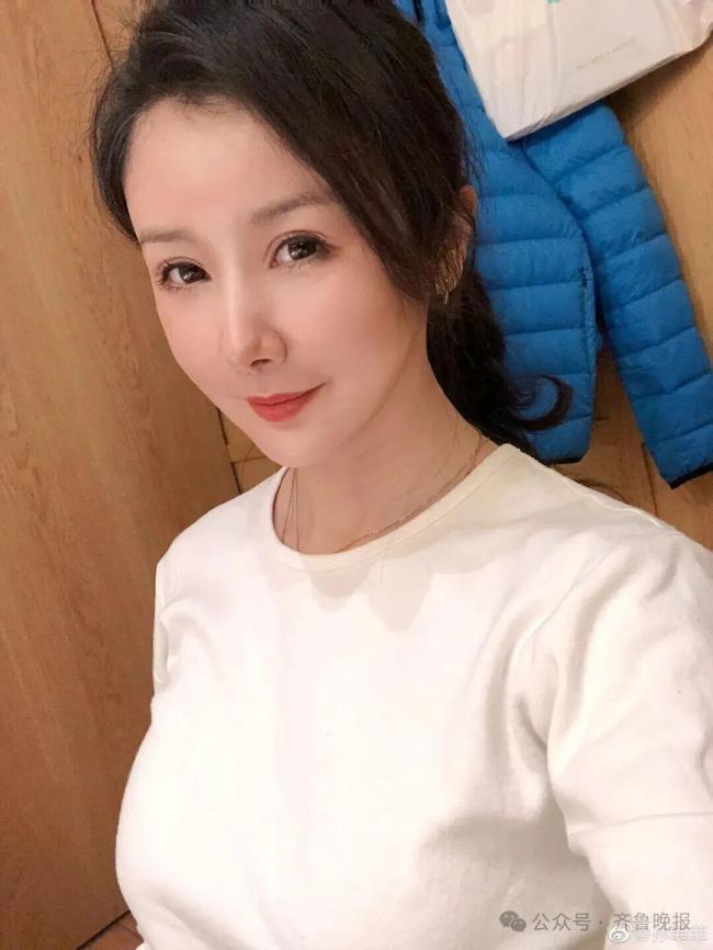 孙菲菲称为婚姻做过亲子鉴定 离婚经历引热议