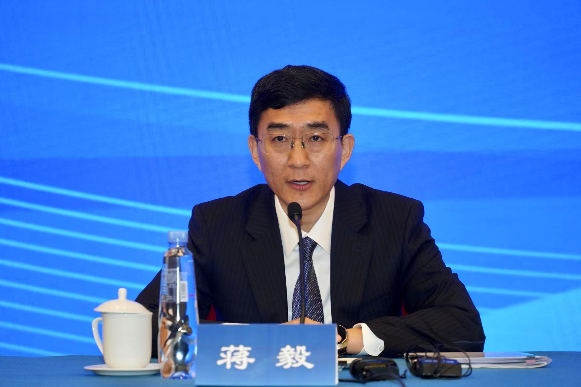 2025年全国两会，王立军图片_中国公共关系协会解读_2025年全国两会精神宣介会