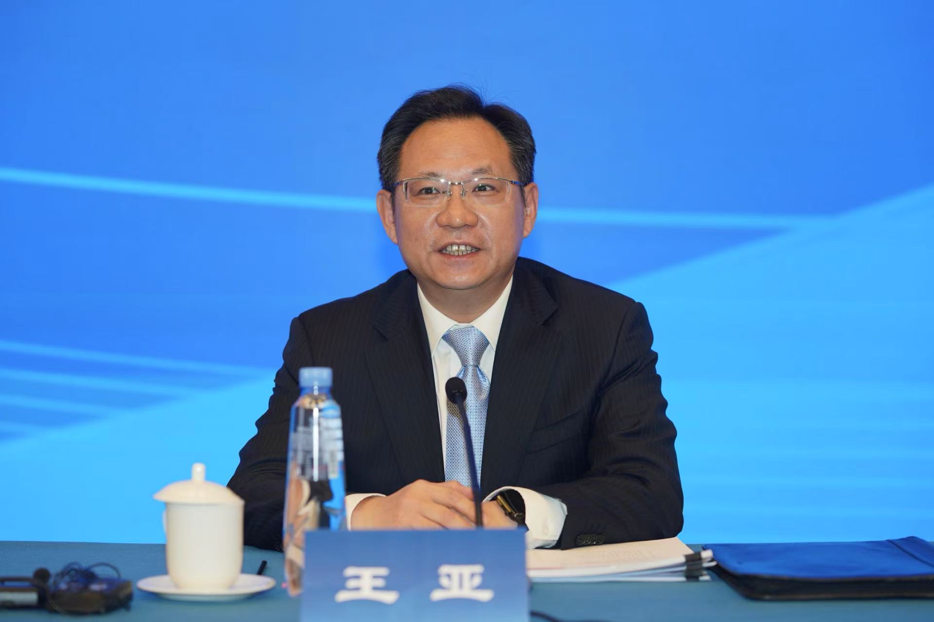 中国公共关系协会解读_2025年全国两会，王立军图片_2025年全国两会精神宣介会
