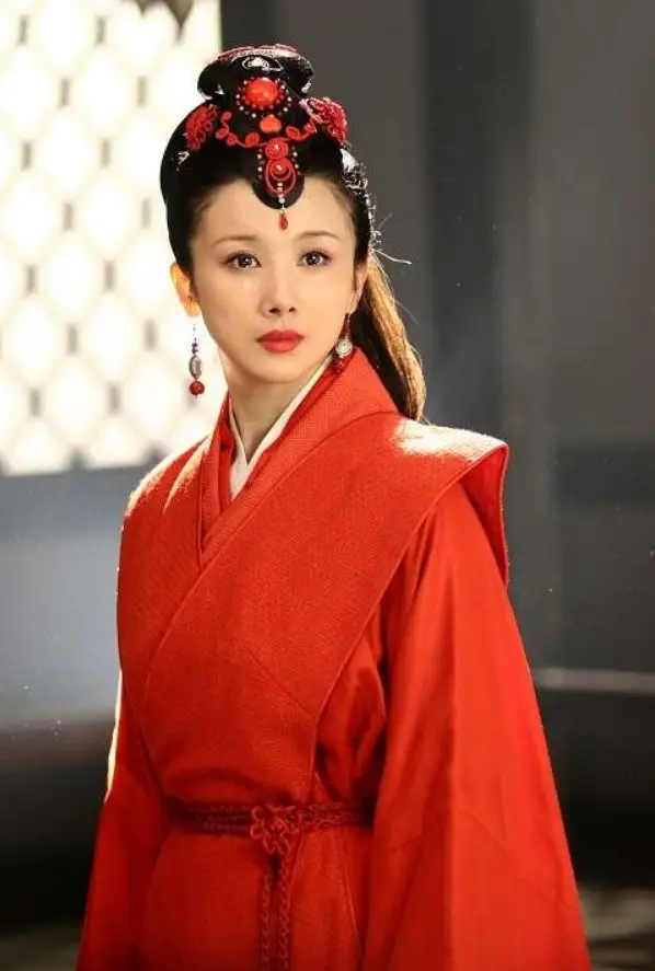 孙菲菲离婚声明_孙菲菲称为婚姻做过亲子鉴定_孙菲菲未婚先孕经历分享