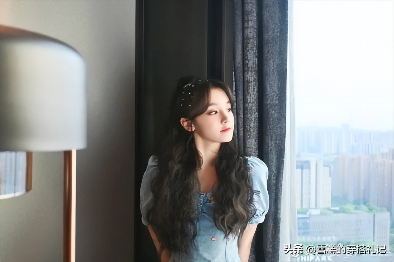 发型选择流行趋势_时尚造型分寸得当_中长发梨花烫内扣发型