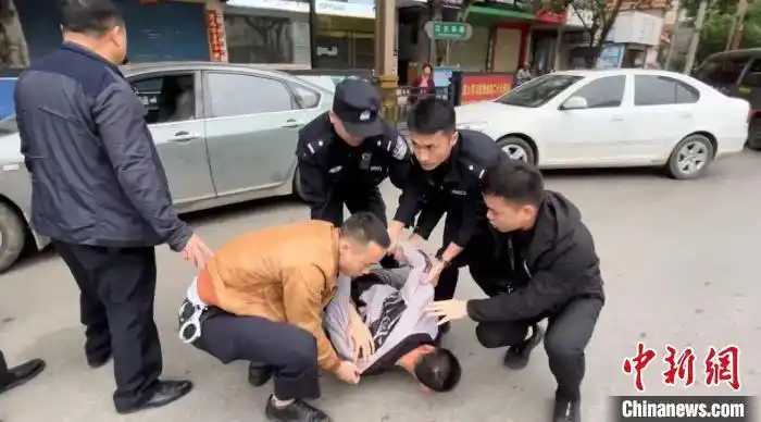贵州珠宝店百万黄金被盗 嫌犯落网_贵州警方抓获犯罪嫌疑人_特大盗窃金店案