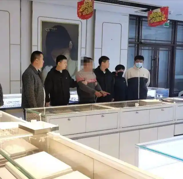 贵州珠宝店百万黄金被盗 嫌犯落网_阿荣旗公安局迅速侦破300万金店盗窃案_内蒙古阿荣旗金店盗窃案