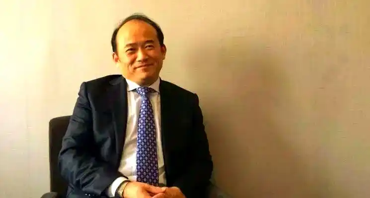 兰世立的传奇人生：从民营航空先锋到家族企业困境