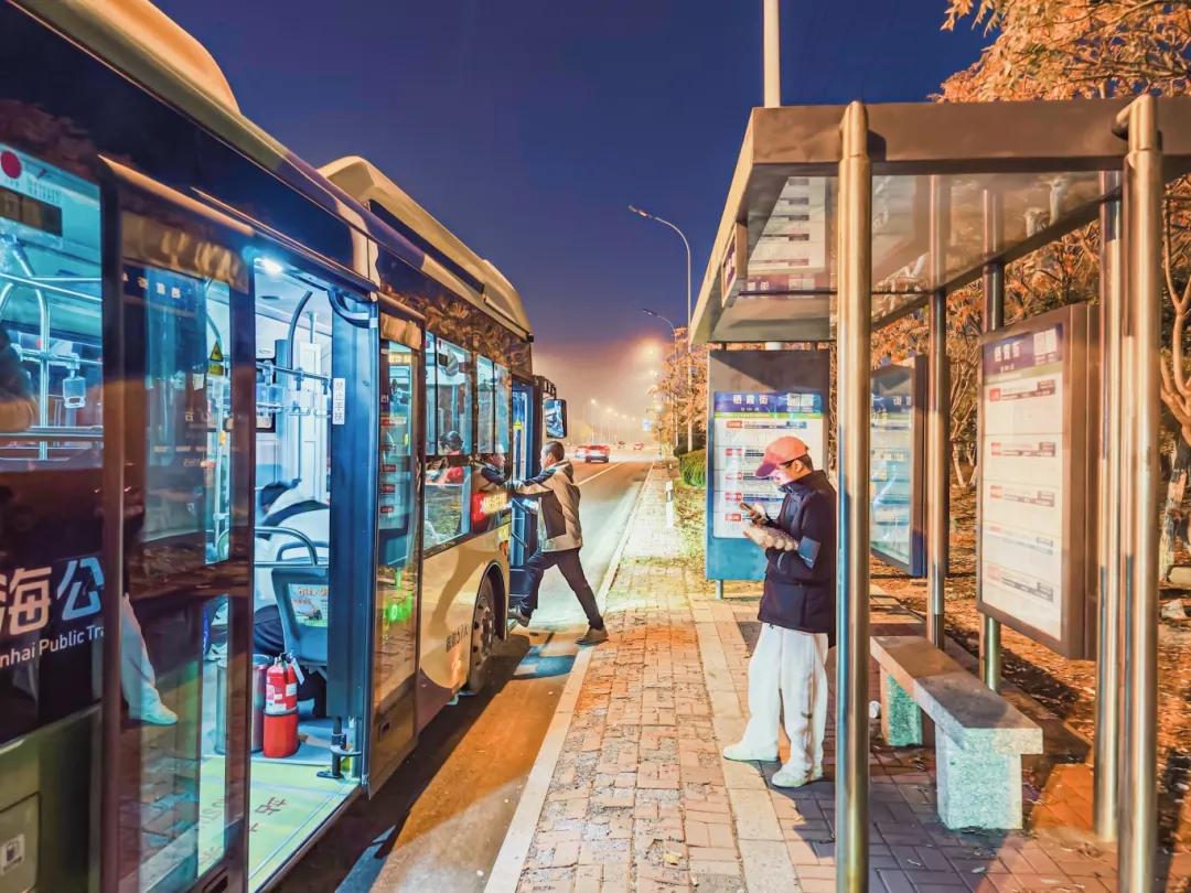 天津经开区公交站更名_天津北部新区交通规划_修缮站亭完善交通标识体系