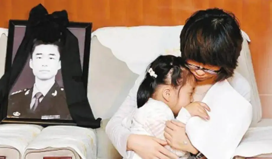 青州二炮沈星_西安二炮工程大学沈星 无名小桥英勇救人 青州市民缅怀英雄