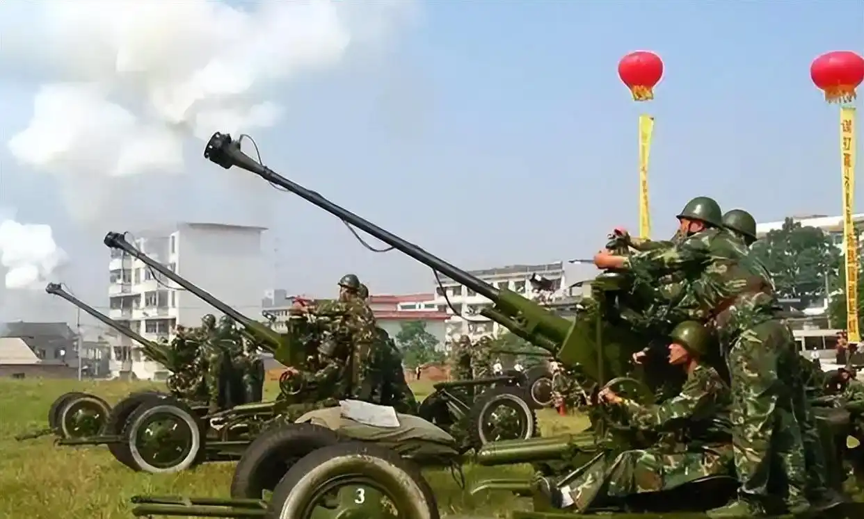 二炮军官沈星 勇救落水少年 英雄事迹_青州二炮沈星