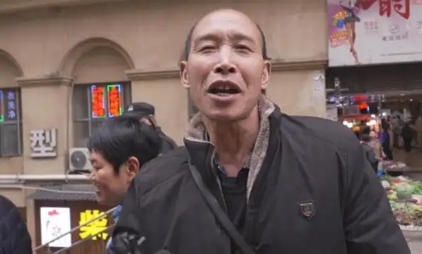 贵州的猴子已经进化到上班了_贵阳花果园猴子扰民_贵阳花果园驱赶猴子