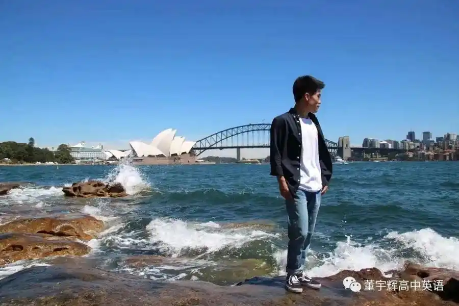 董宇辉 西安外国语大学_东方甄选 双语直播_李阳评董宇辉英语差