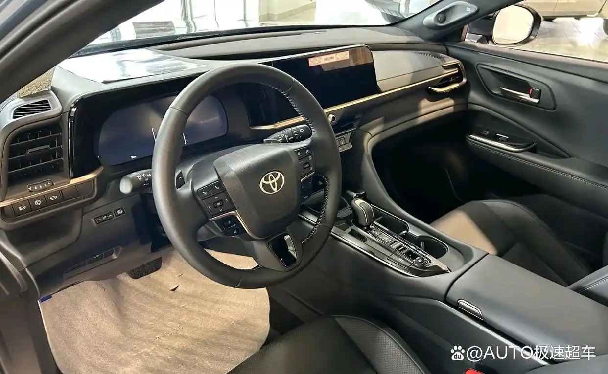 全新丰田皇冠CROWN_丰田皇冠CROWN外观设计_丰田皇冠