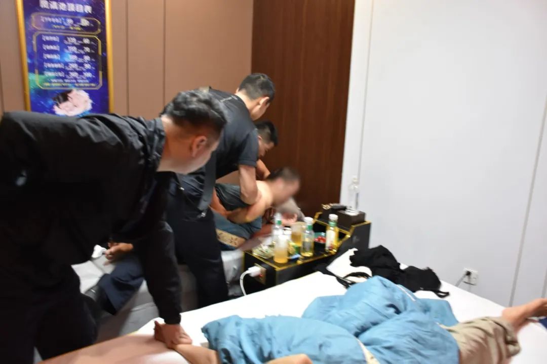 碰瓷团伙作案手法_第一位碰瓷党_碰瓷诈骗团伙分工