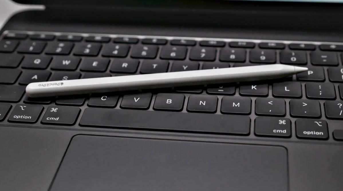 iPad Pro 生产力工具_苹果平板电脑什么游戏最好玩_M5 iPad Pro 配件体验