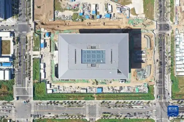 雄安新区启动区重点项目建设_雄安体育中心无人机照片_河北雄安新区 新华网