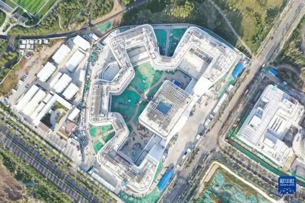 河北雄安新区 新华网_雄安体育中心无人机照片_雄安新区启动区重点项目建设