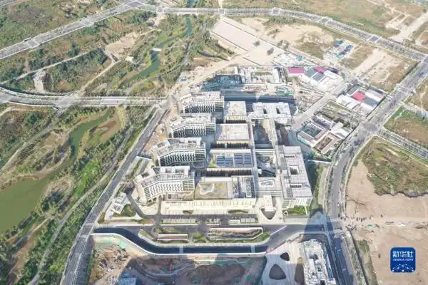 河北雄安新区 新华网_雄安新区启动区重点项目建设_雄安体育中心无人机照片