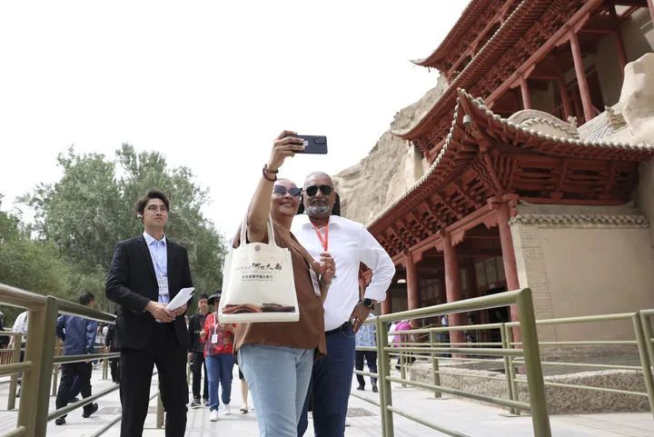 敦煌旅游攻略_敦煌建筑特点_莫高窟历史文化