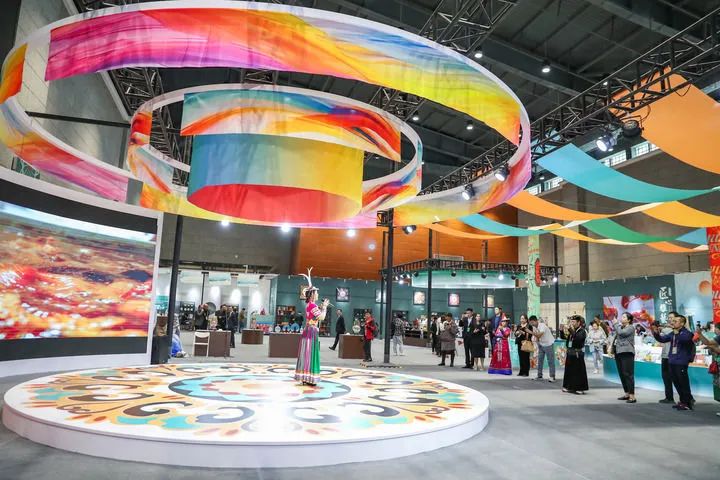 敦煌旅游攻略_莫高窟历史文化_敦煌建筑特点