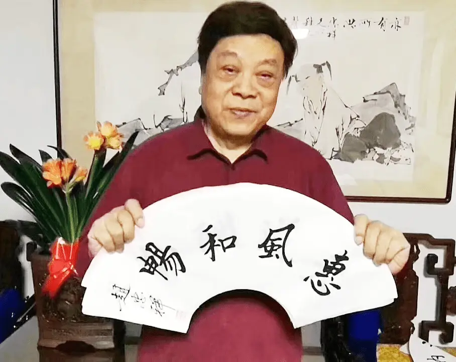 中央13台新闻主持人_央视新闻联播离职主播名单_离开央视新闻联播的著名主播故事