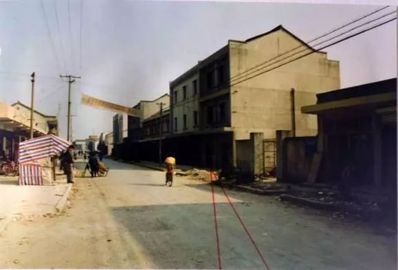 湖州公安局重启22年前悬案侦破_湖州织里镇19951129特大抢劫杀人案_湖州市织里事件图片