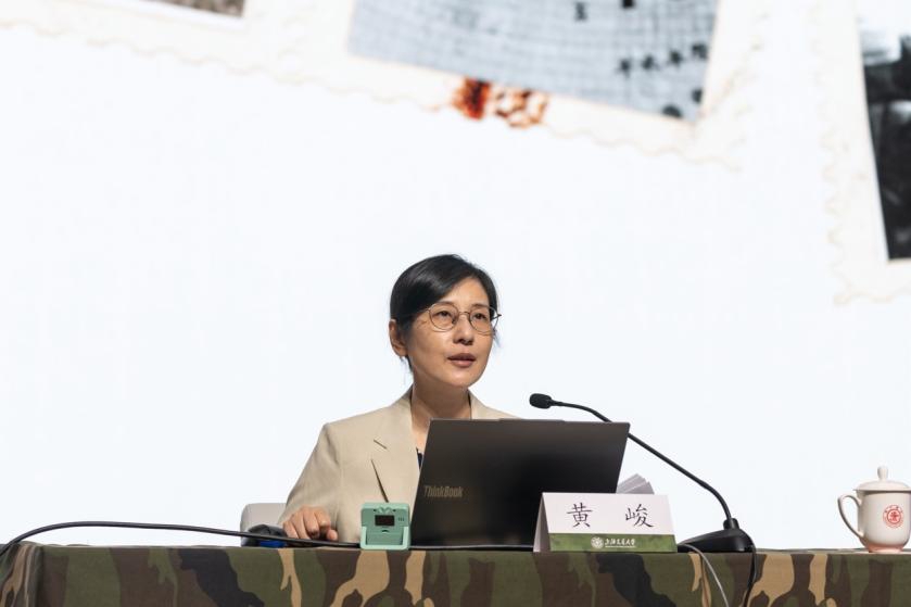 交大研究生开学典礼 九三阅兵式 国防科技贡献者_上海交通大学开学典礼 九三阅兵元素 校园活动_参加九三阅兵的学员亮相开学典礼