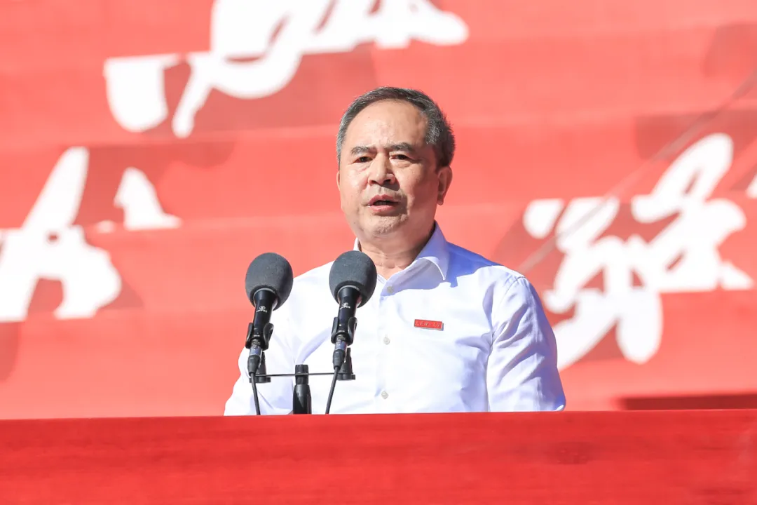 新学期寄语_浙江一大学校长开学讲话：少刷小红书_高校校长开学致辞