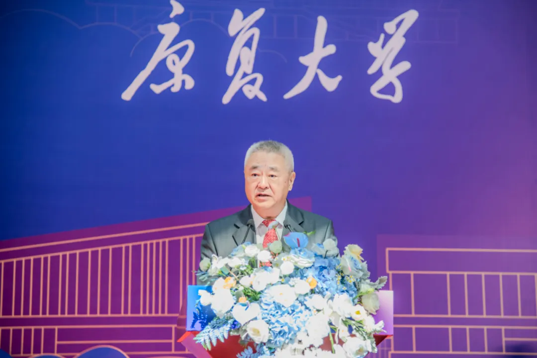 高校校长开学致辞_新学期寄语_浙江一大学校长开学讲话：少刷小红书
