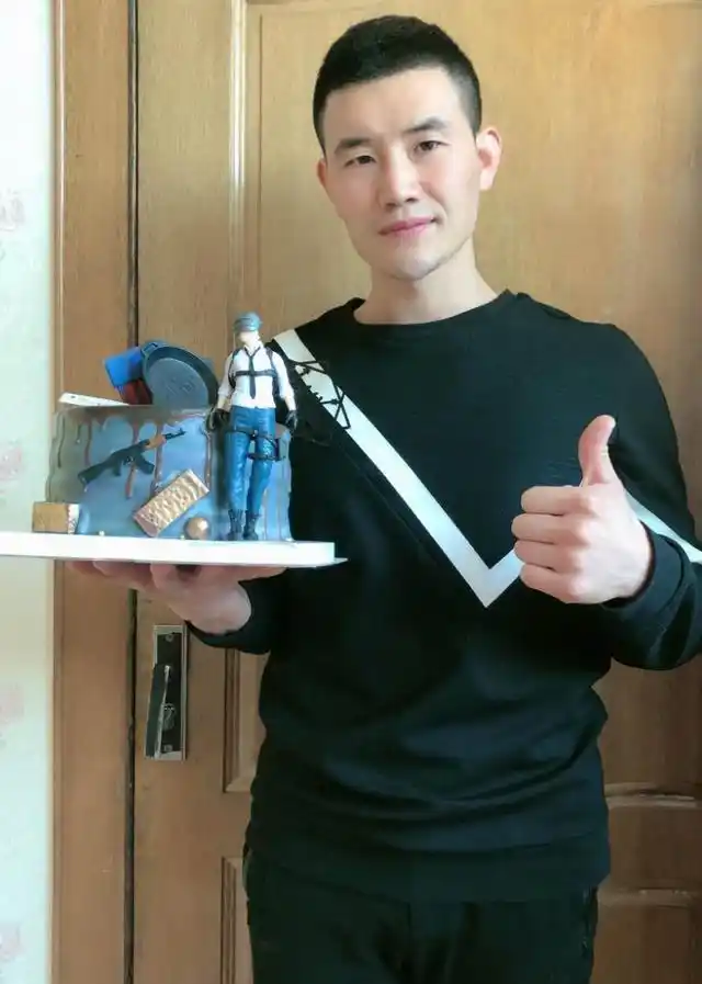 潘长江连线谢孟伟教育带货_“嘎子”谢孟伟回应直播穿警服骂人_网络带货主播遭遇假货事件