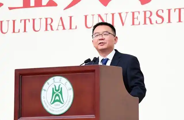 上海大学校长寄语_浙江一大学校长开学讲话：少刷小红书_AI时代核心竞争力