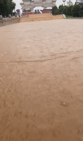 河南特大暴雨救援电话_河南暴雨影响交通情况_昆明暴雨淹水