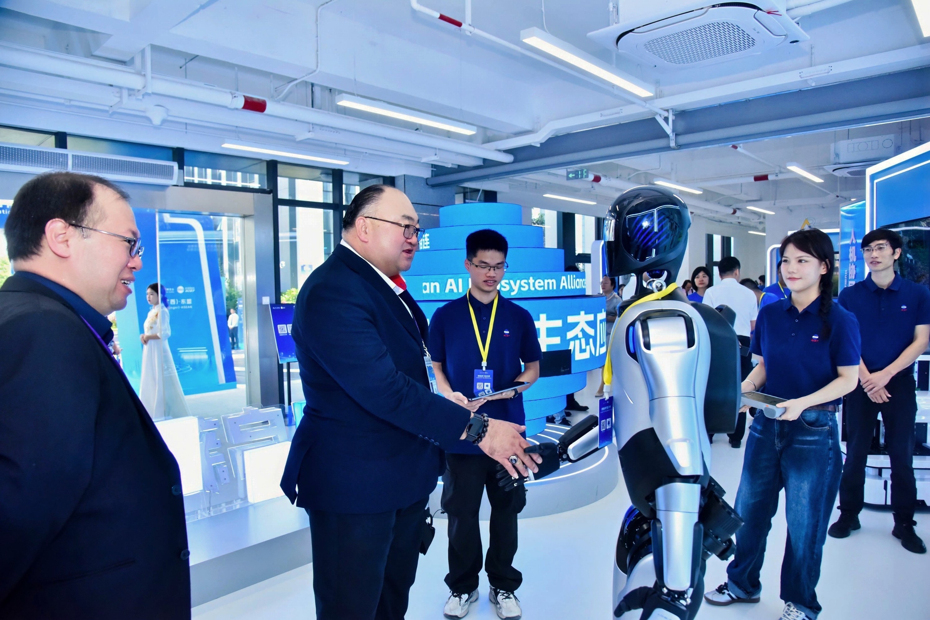 人工智能与实体经济深度融合_2025年9月南宁东盟经济开发区秋季招聘_2025中国广西东盟人工智能应用生态交流会