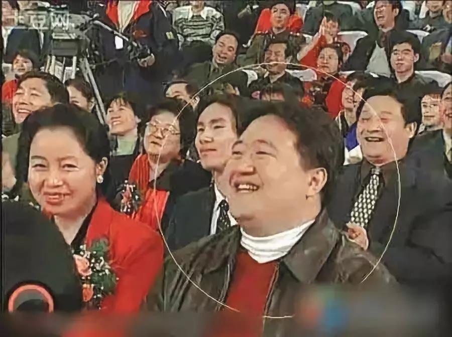 春晚笑脸哥冉东升_笑脸哥多年霸屏春晚原因_冉东升春晚缺席原因