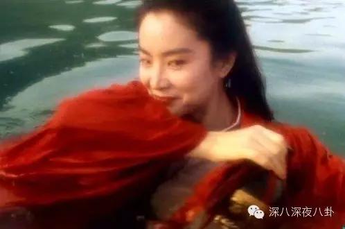 爱上哥们哪集发现女生_爱上哥们 女扮男装 黑帮少爷爱上我