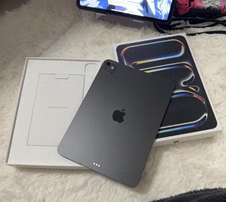 苹果 iPad 13 Pro M5 实测：性能纯属浪费，但用着就是爽！