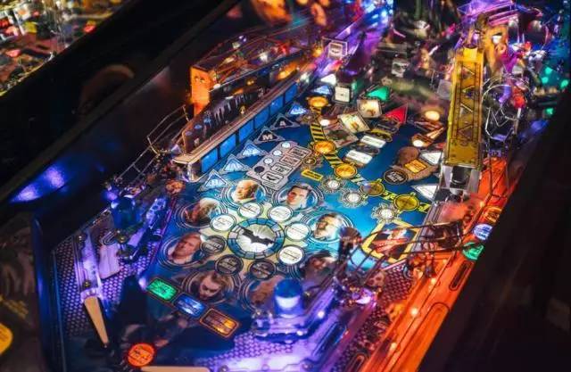 三维弹球太空军校生_三维弹球windows 95 plus 三维弹球全名