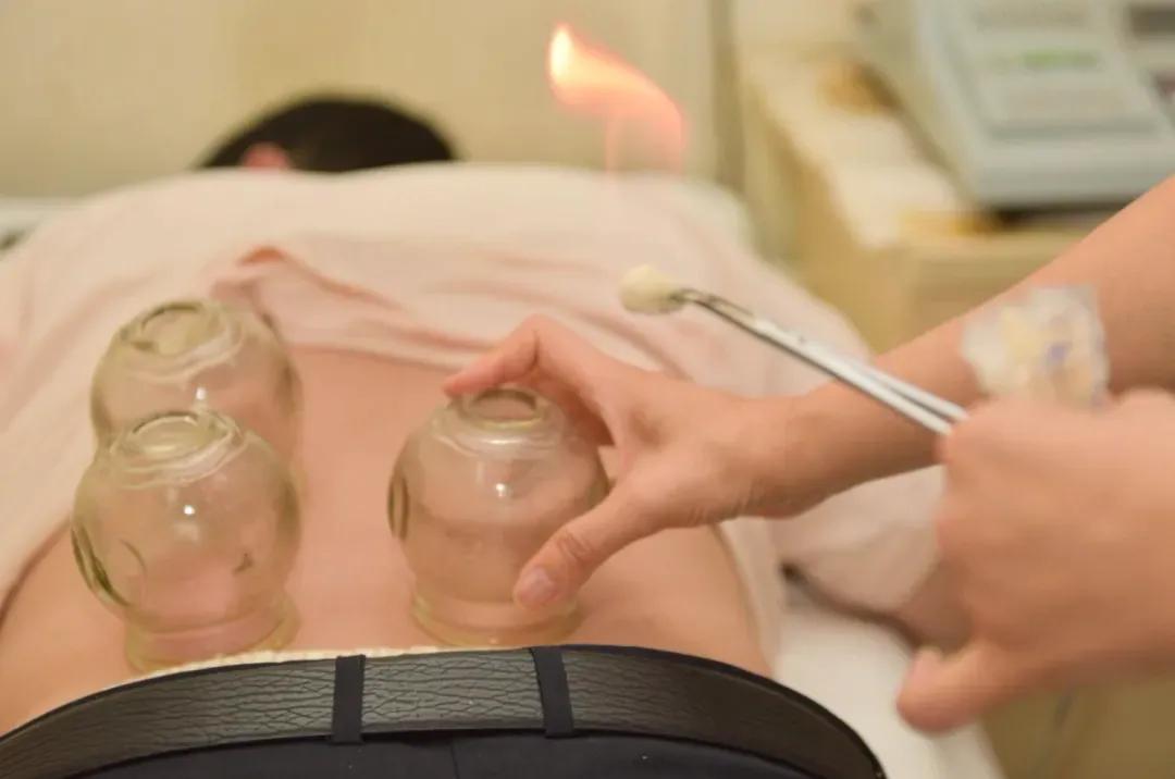 洗澡的最佳时间_早上洗澡好还是晚上洗澡好_洗澡用什么洗最好