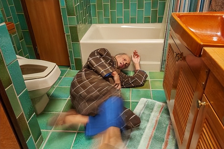 冬季洗澡安全_老年人洗澡频率_洗澡用什么洗最好