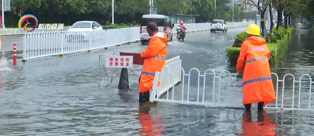 昆明暴雨淹水_昆明人民西路海源中路口淹积水情况_昆明7月30日降雨道路积水排水抢险
