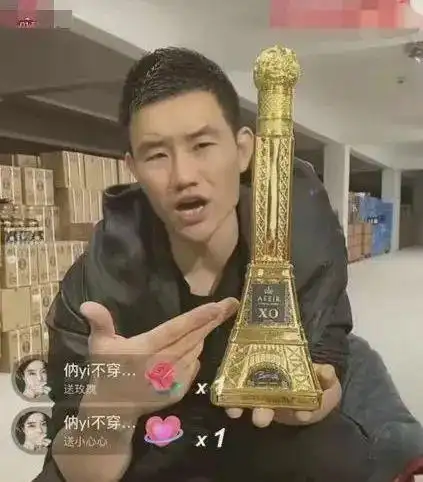 “嘎子”谢孟伟回应直播穿警服骂人_小兵张嘎谢孟伟直播带货争议_谢孟伟后悔直播卖酒请求原谅