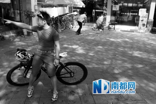 少年勇擒“艾滋小偷” 手背沾上对方血担心染病