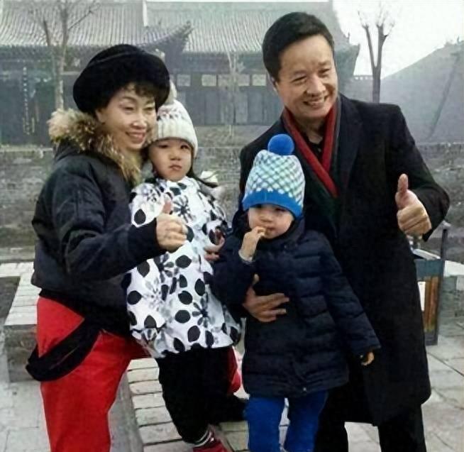 阎维文简历 千金_阎维文与癌症抗争34年_阎维文一二三四歌